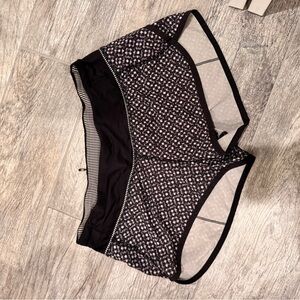 Lululemon speed up size 4 2.5”